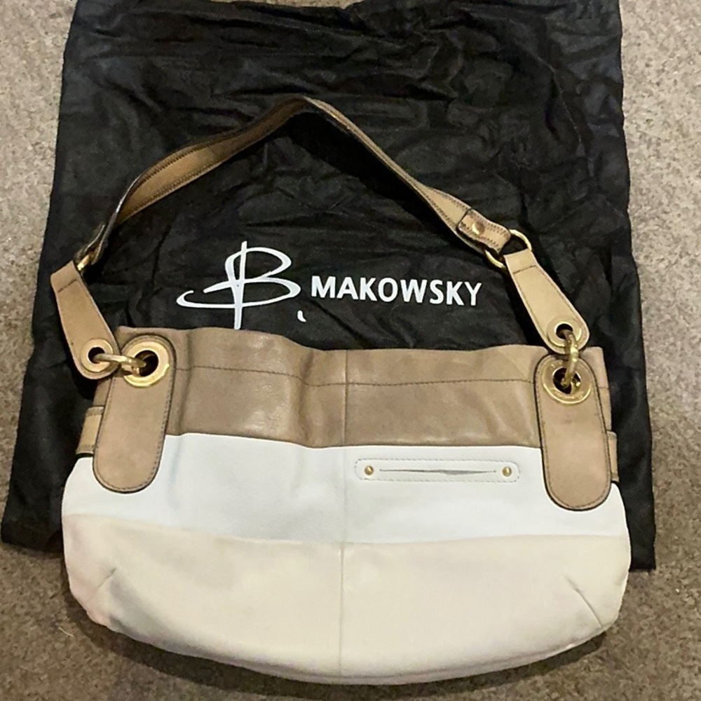 B. Makowsky Beige and White Leather Shoulder Bag - Picture 5 of 8